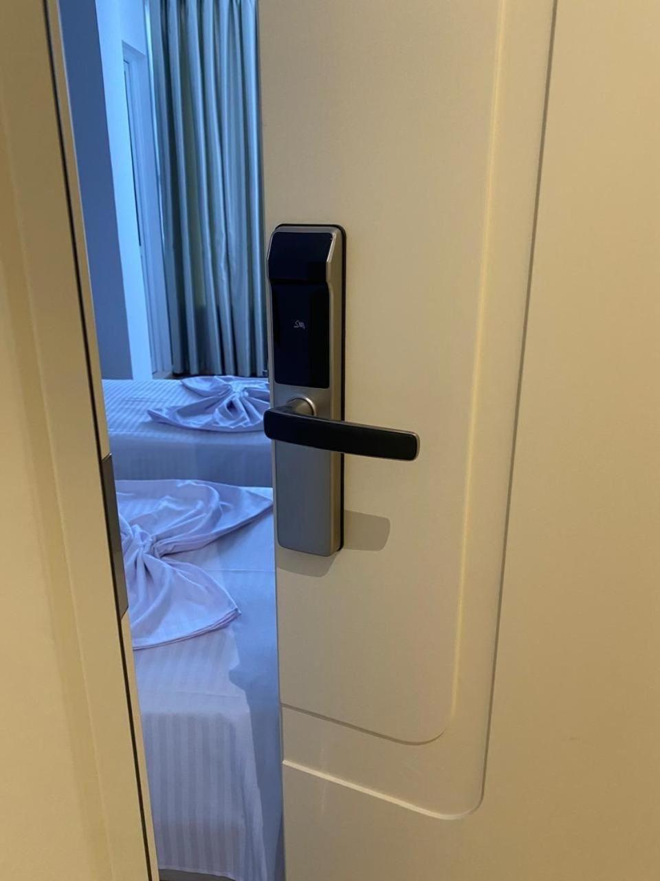 Hotel Balili Влёра Экстерьер фото