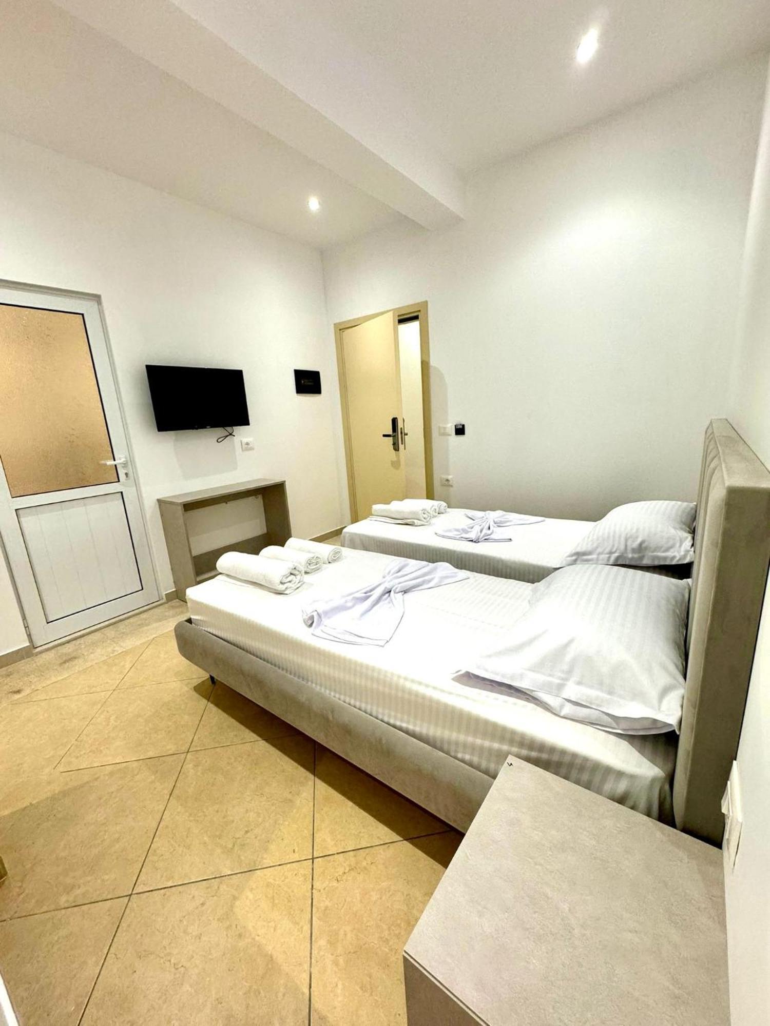Hotel Balili Влёра Экстерьер фото