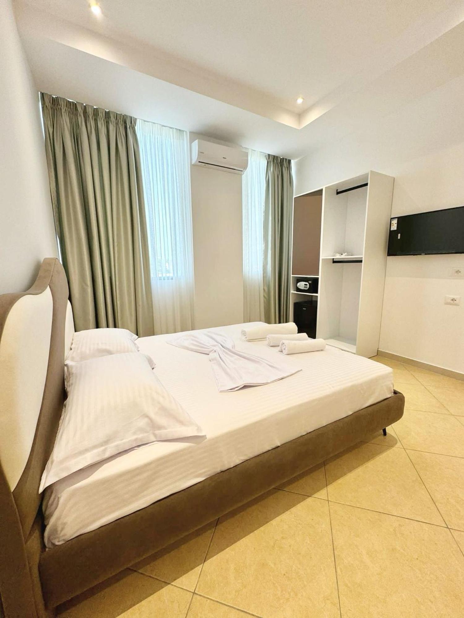 Hotel Balili Влёра Экстерьер фото